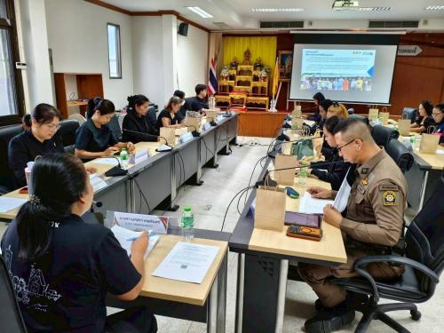 พช.คลองหลวง "ดำเนินการประชุม "โครงการประชุมส่งเสริมการบูรณาการกลไกการขับเคลื่อนการขจัดความยากจน (ระดับอำเภอ)"