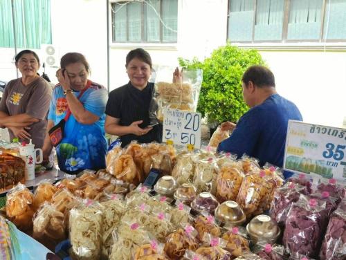 🎯สำนักงานพัฒนาชุมชนอำเภอคลองหลวง “ร่วมกิจกรรมตลาดไทยช่วยไทย ลดภาระค่าครองชีพเฟส ๒"